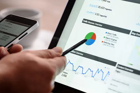 Web広告における費用対効果とは？必要な3つの指標や高めるためのポイントなどを解説！